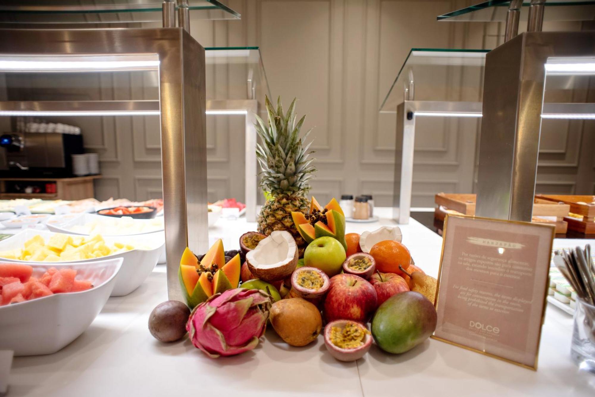 Dolce Camporeal Lisboa Turcifal Kültér fotó Fruit salad